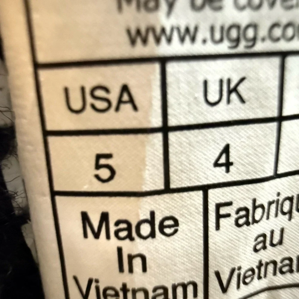 UGG mini slip